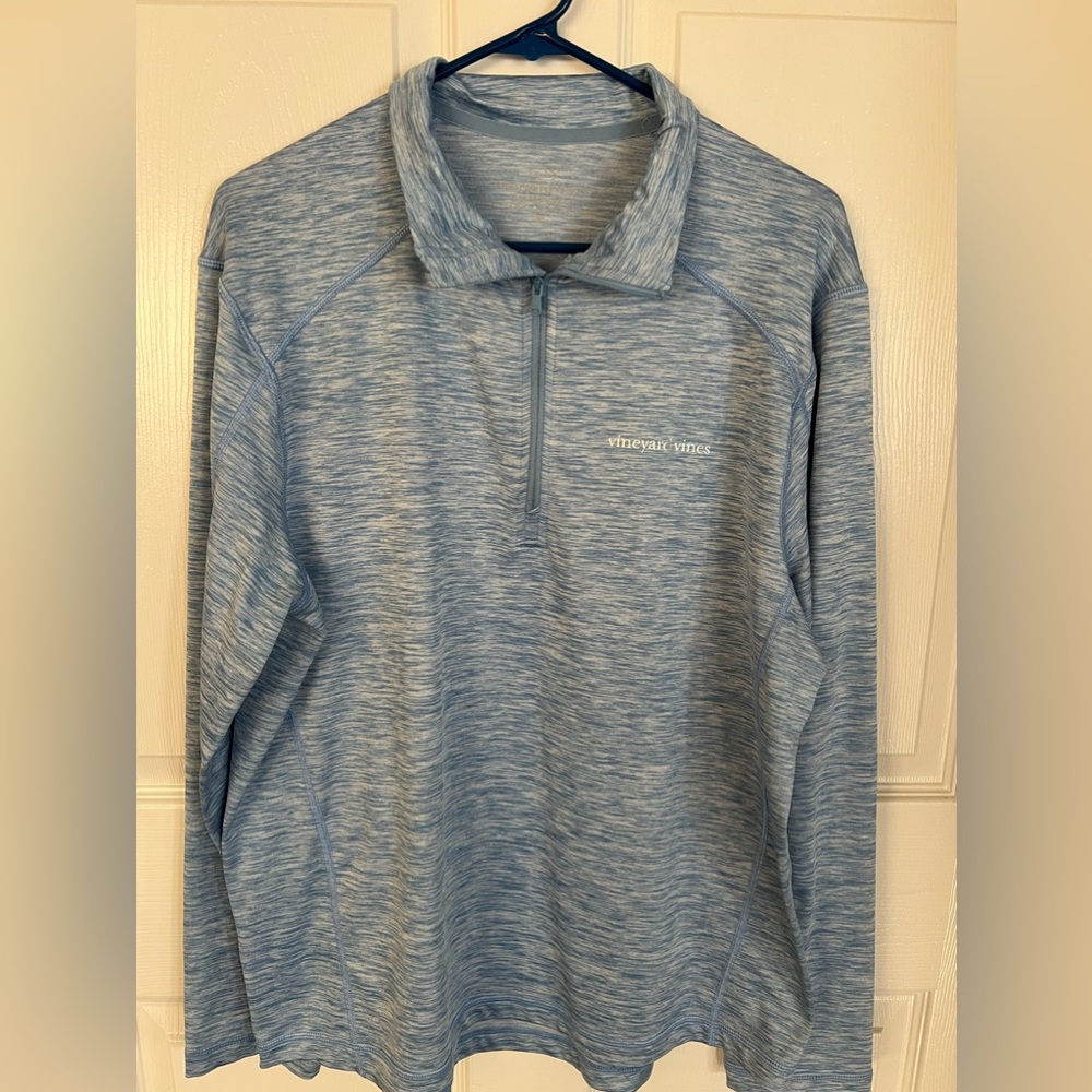 Mens Vineyard Vines 1/4 Zip. Like new, size Small. Performance material.